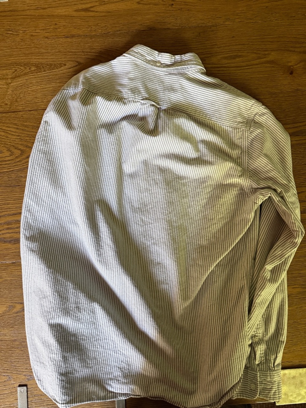 J Crew Vintage Oxford Men's Light Blue and White Striped Button-Down Shirt - Picture 4 of 4
